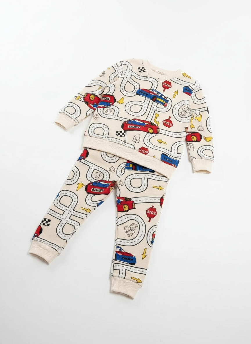 Arabalı Baskılı Bej Erkek Çocuk Pijama Takımı – 2-6 Yaş