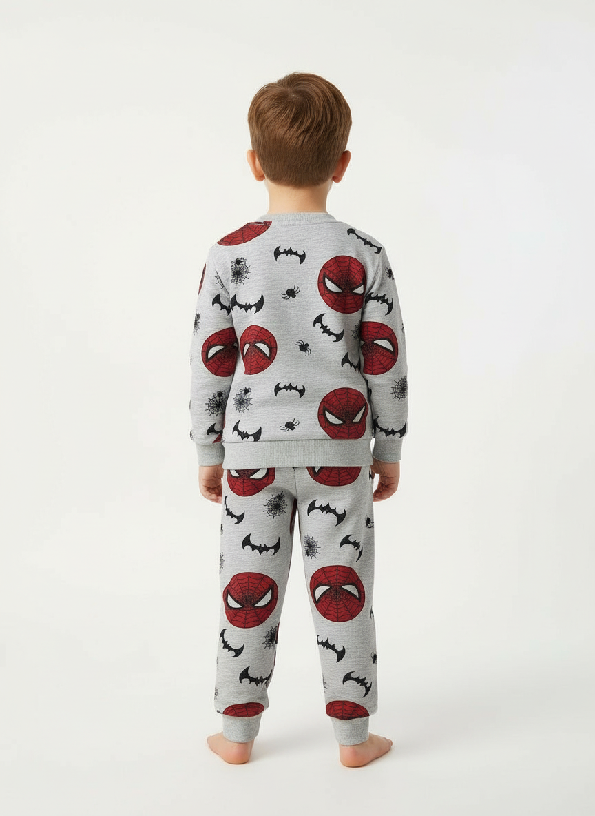 Erkek Çocuk Örümcek Desenli Gri Pijama Takımı (3–7 Yaş)